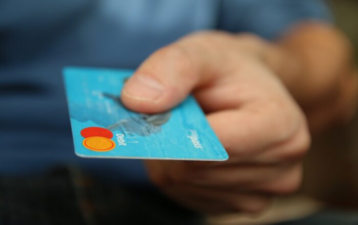 betalen online met kaart in hand